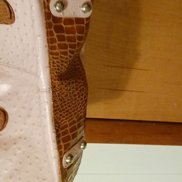 Handbag - Picture 4 of 9